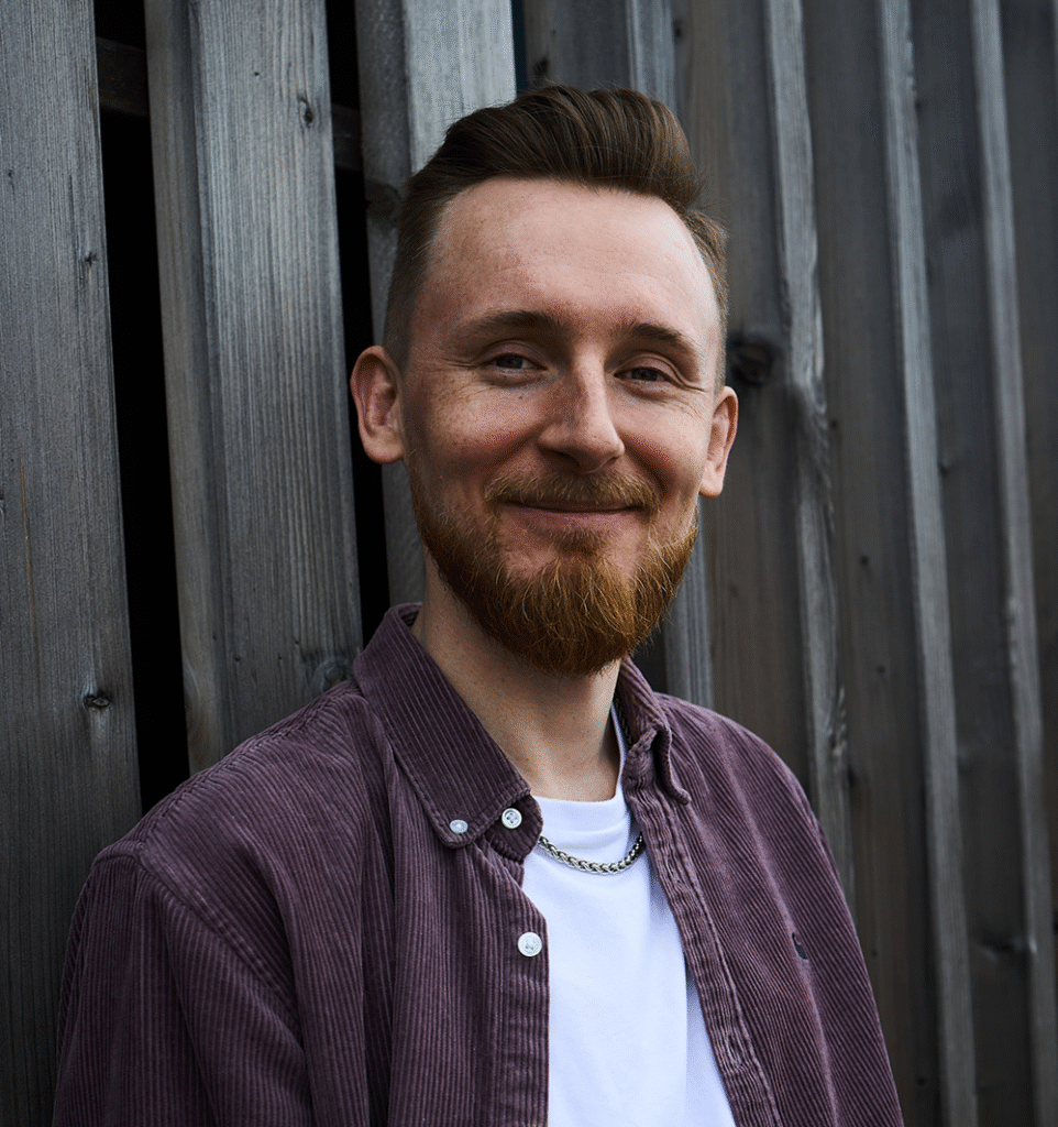 Piotr Tomaszewski specializes in coaching and mentoring